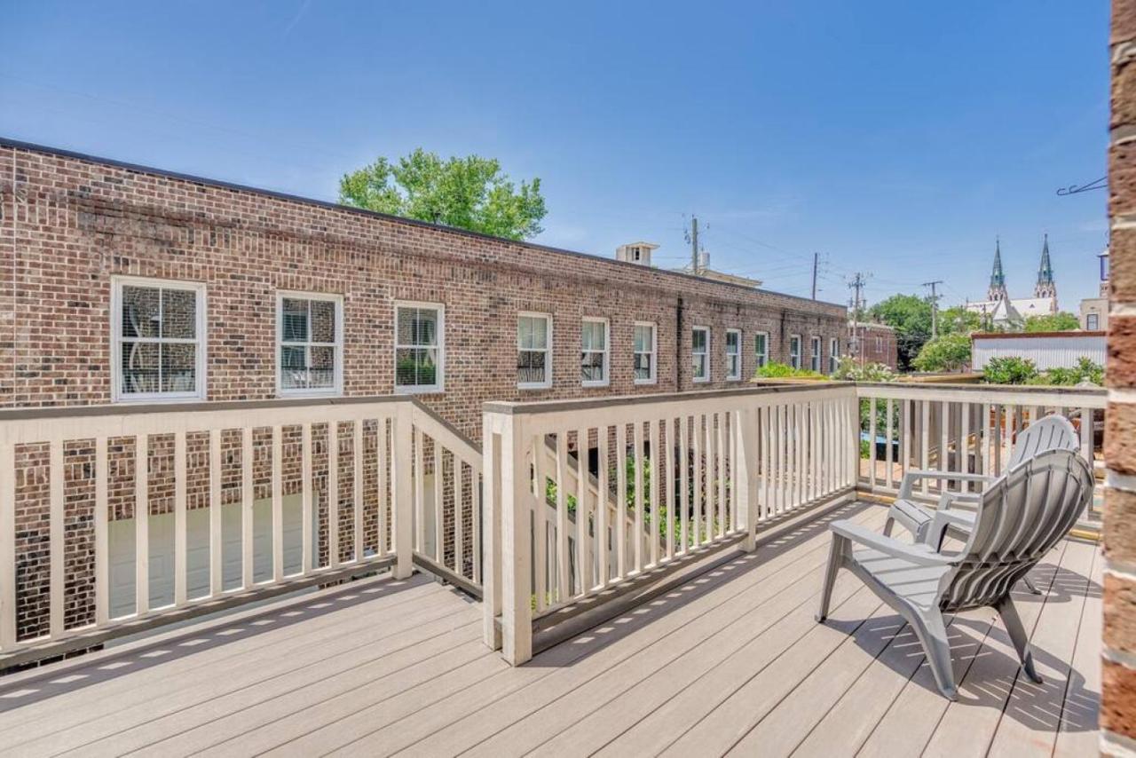 5 Bed Rose Estate With Parking *