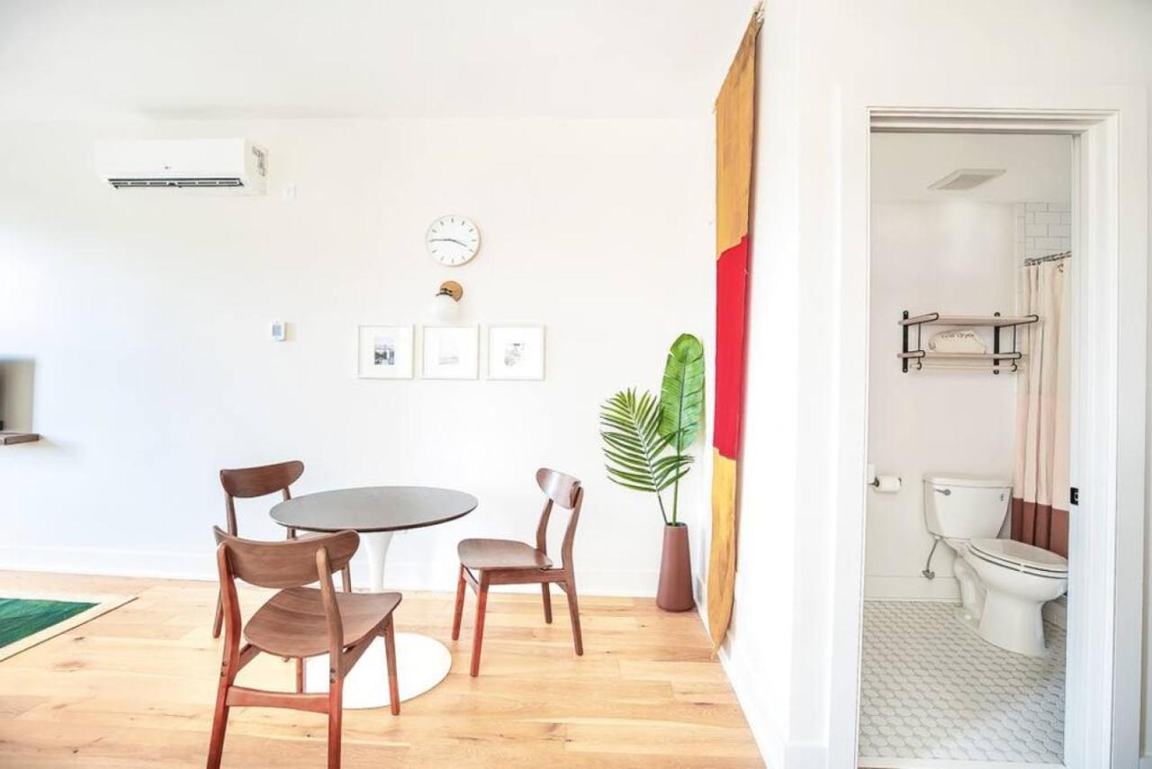 Bright King Bedroom In Downtown