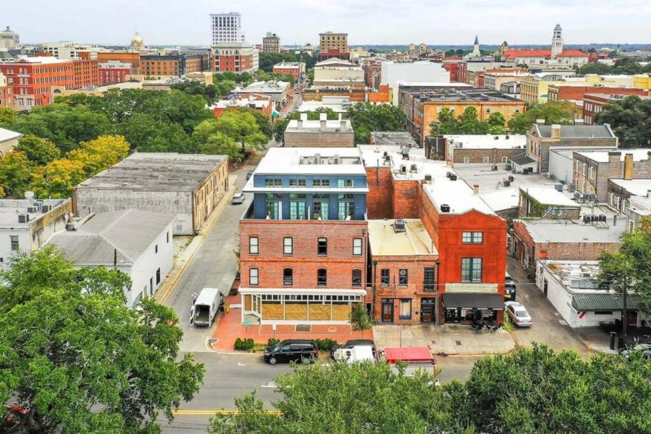 Spacious 2 Bedroom In Downtown Savannah