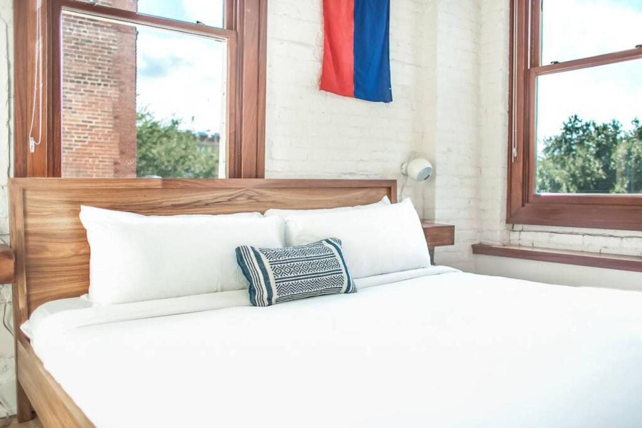 Apartment Bright King Bedroom In Downtown Savannah