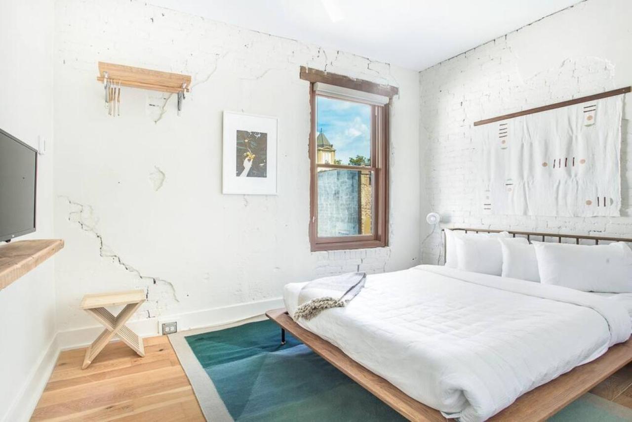 Roomy Hip 2br In Holiday home Savannah