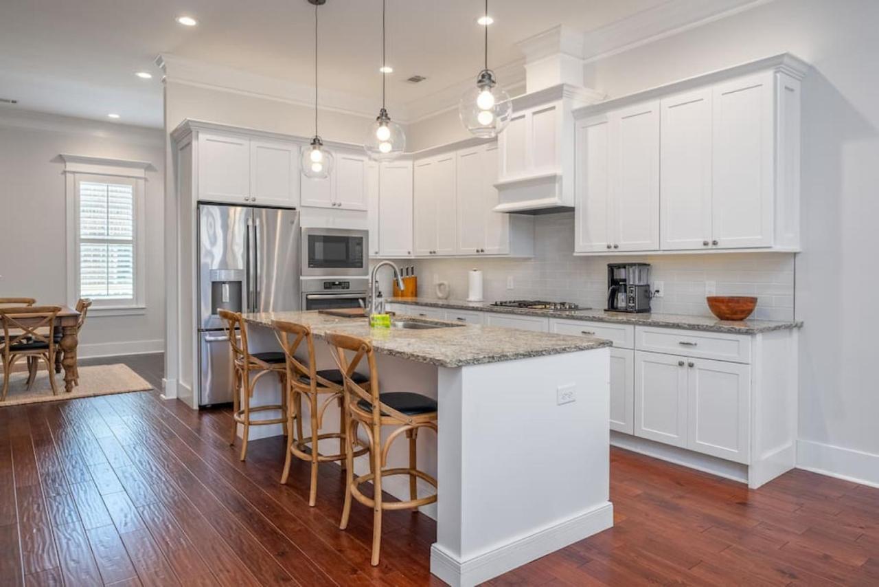 5 Bed Rose Estate With Parking
