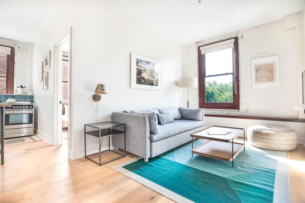Bright King Bedroom In Downtown Apartment Savannah