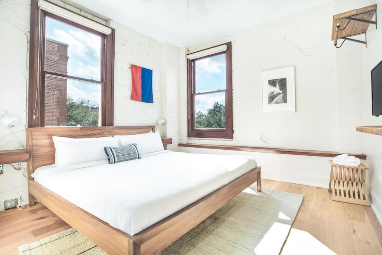 Apartment Bright King Bedroom In Downtown Savannah