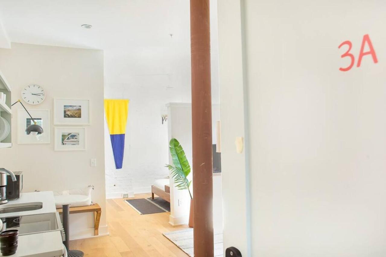 Downtown Loft Near Everything Apartment Savannah