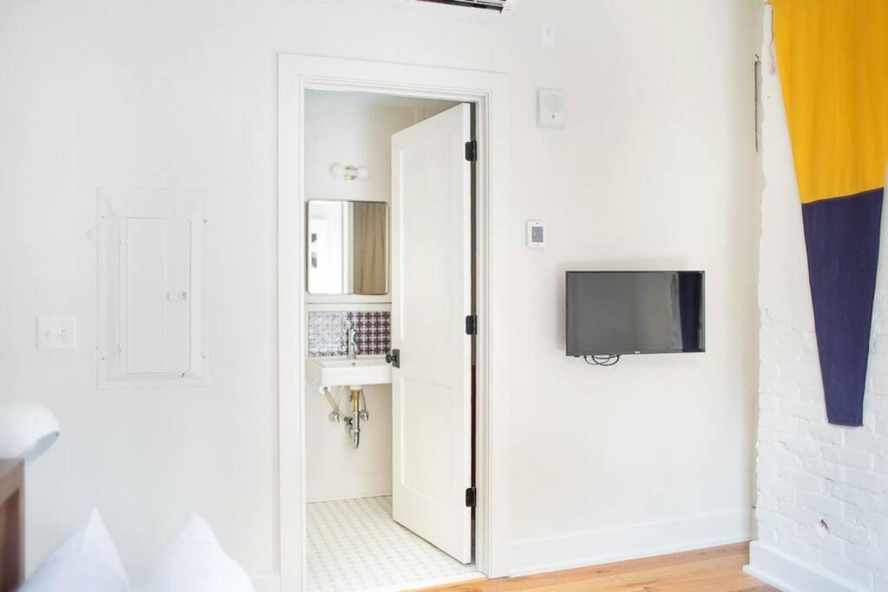 Downtown Loft Near Everything Apartment *