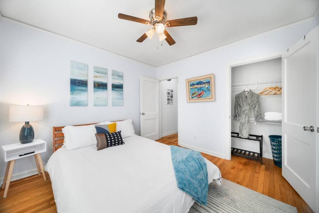 Rare Hidden Gem - Minutes From Downtown & Forsyth! Holiday home Savannah