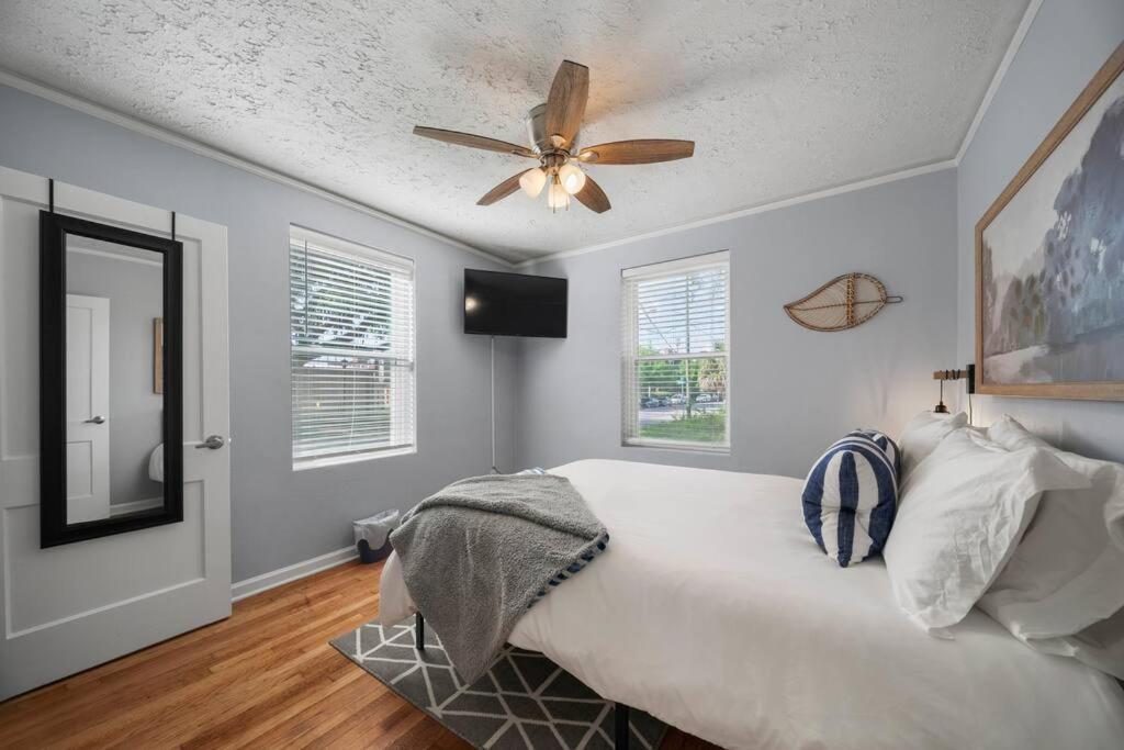Stylish Urban Nest, Close To Parks And Restaurants Holiday home Savannah