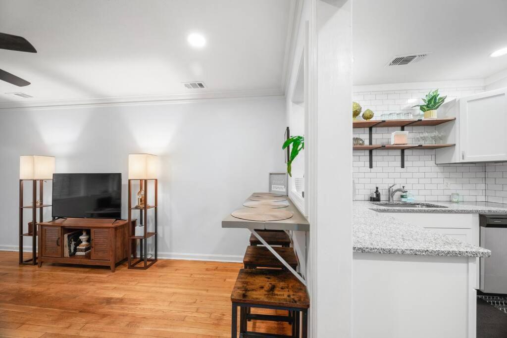 Holiday home Rare Hidden Gem - Minutes From Downtown & Forsyth!