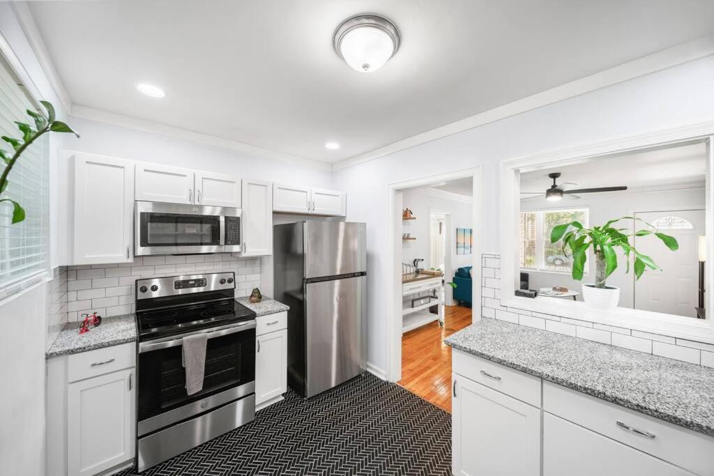 Holiday home Rare Hidden Gem - Minutes From Downtown & Forsyth! Savannah
