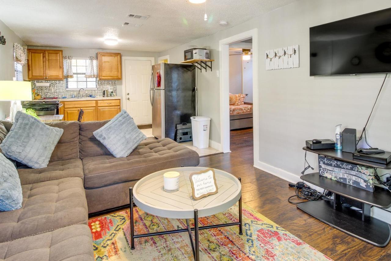 With Yard About 3 Mi To Downtown! * Savannah