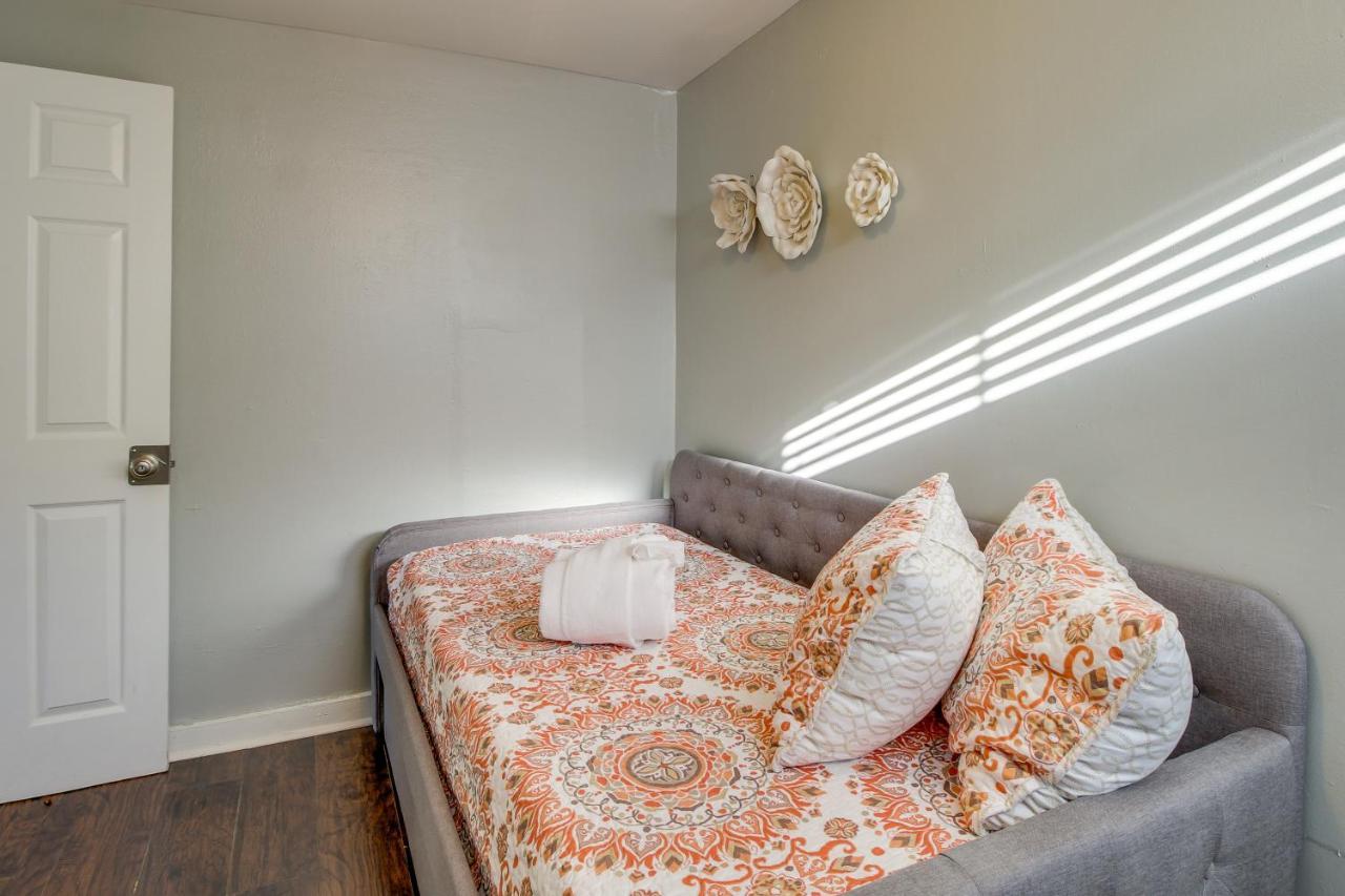 Holiday home With Yard About 3 Mi To Downtown! Savannah
