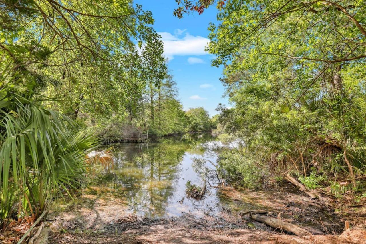 Paradise On The Islands * Savannah