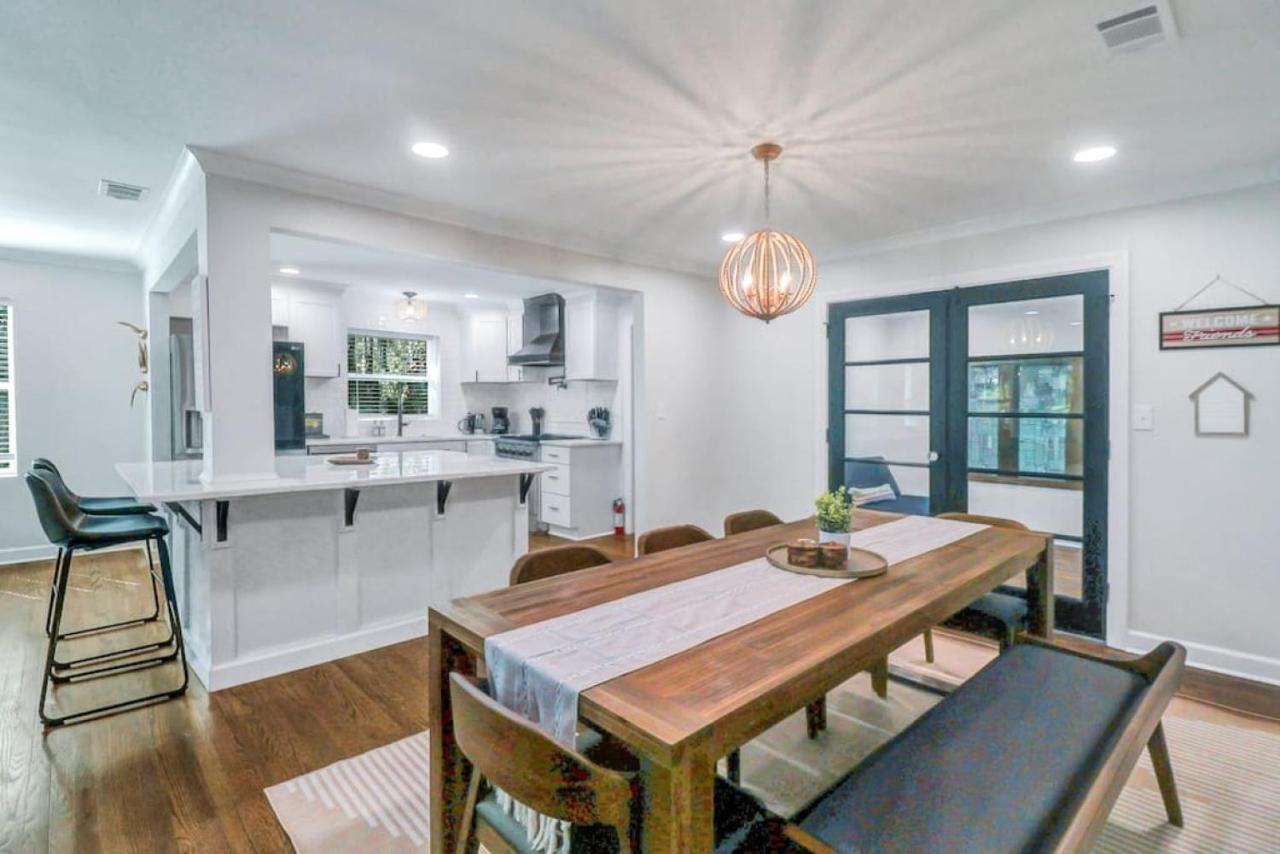 Luxury Retreat Heated Pool And Pet Friendly