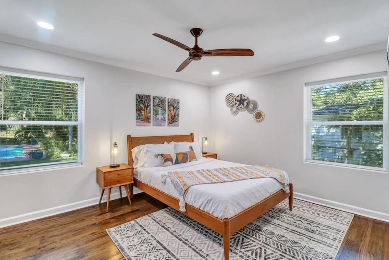 Luxury Retreat Heated Pool And Pet Friendly Savannah