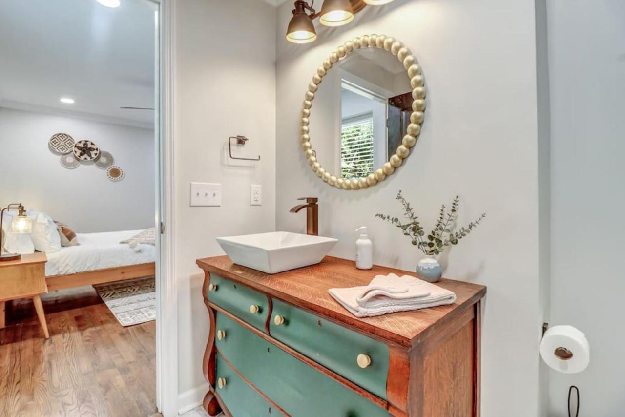 Luxury Retreat Heated Pool And Pet Friendly Savannah