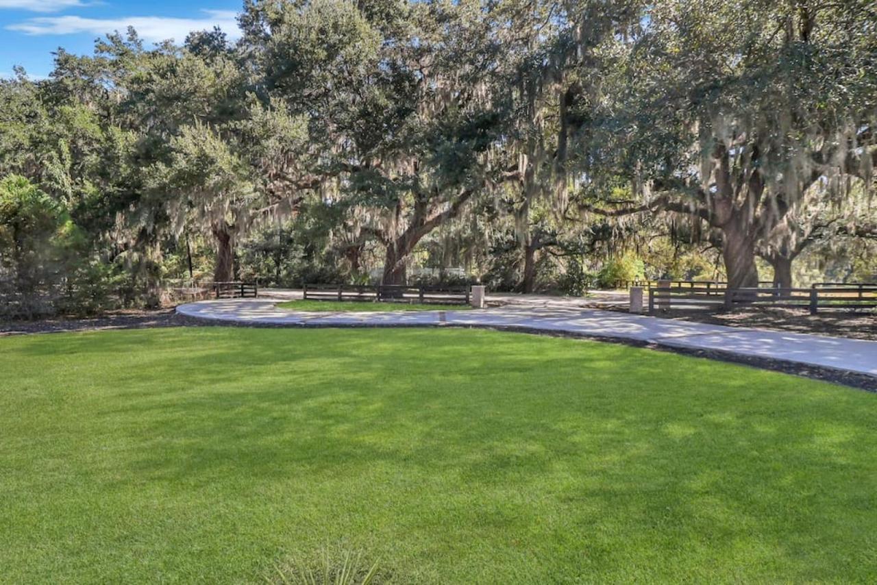 Luxury Retreat Heated Pool And Pet Friendly