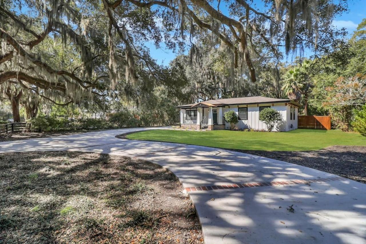 Holiday home Luxury Retreat Heated Pool And Pet Friendly Savannah