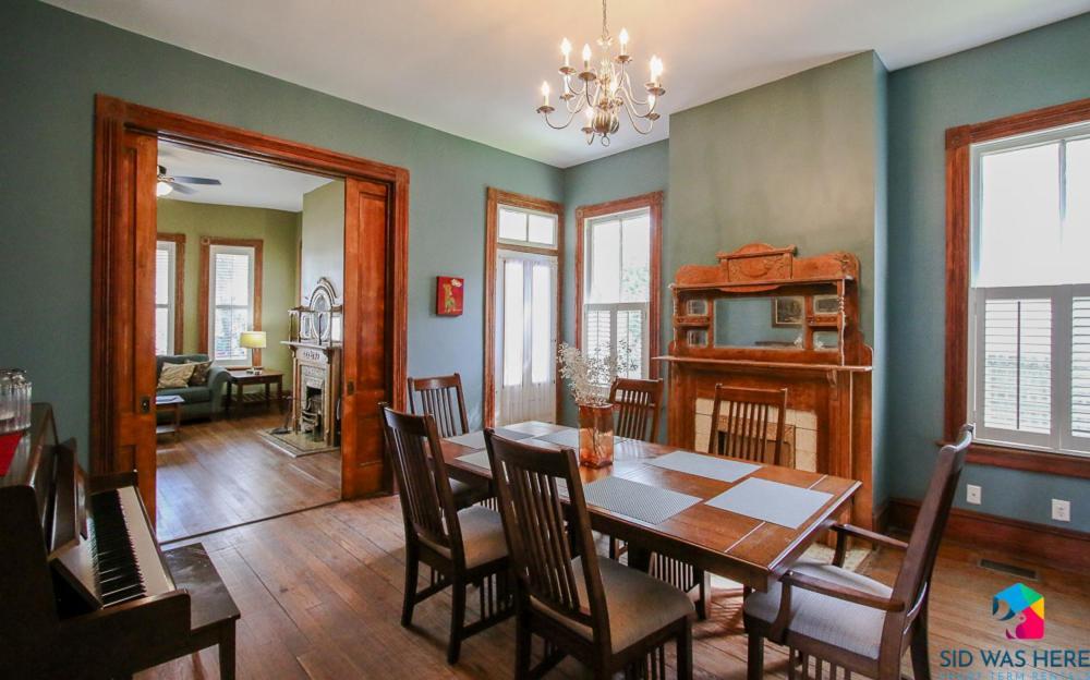 Victorian Getaway Close To Forsyth Park Pets Holiday home