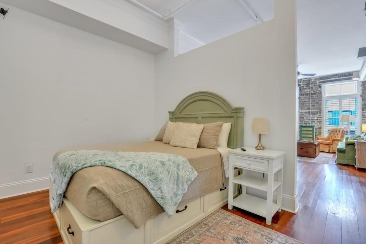 Apartment Knockout Loft- Near Plant Riverside Savannah