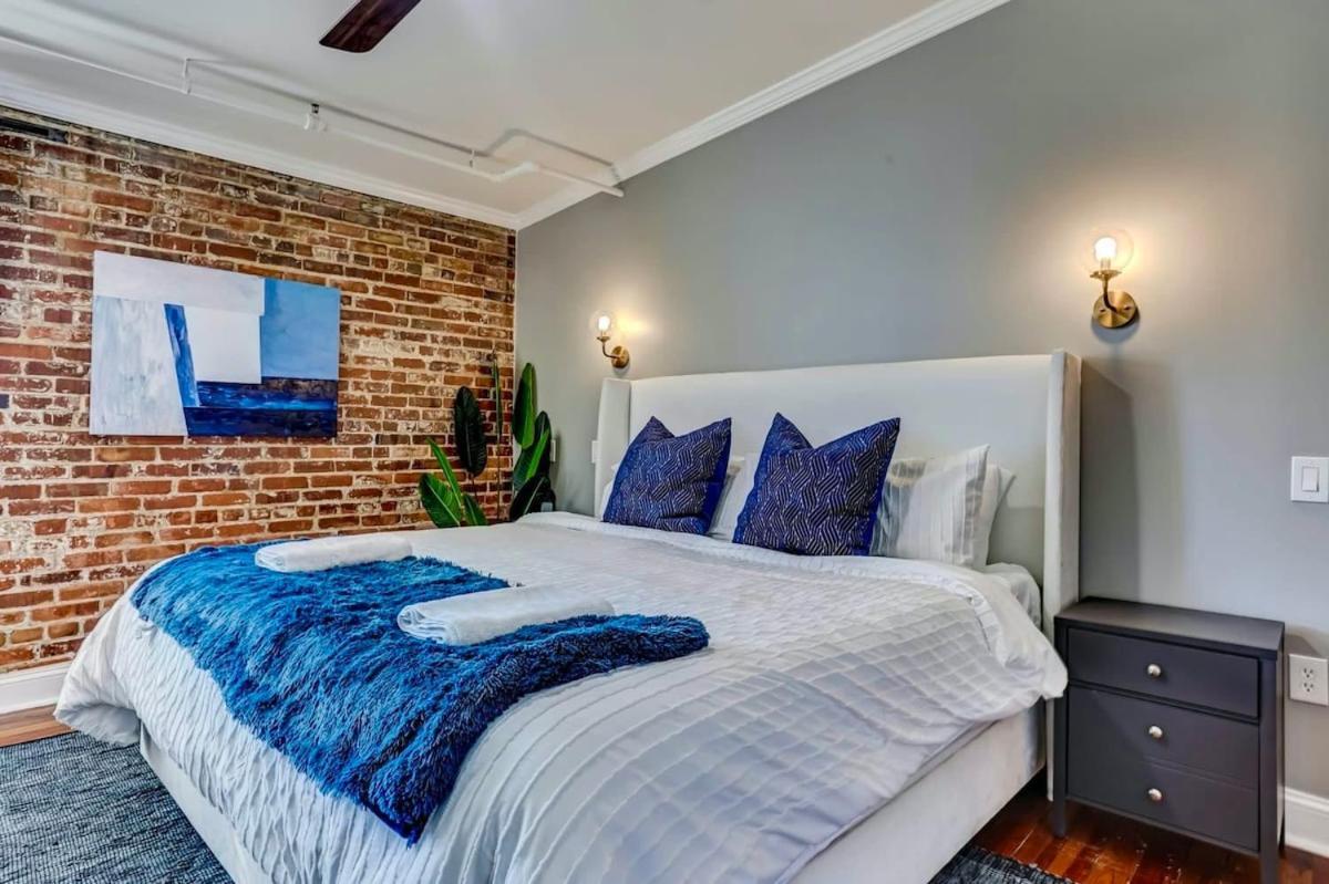 Apartment West End Loft - Downtown 5 Min Walk To River St