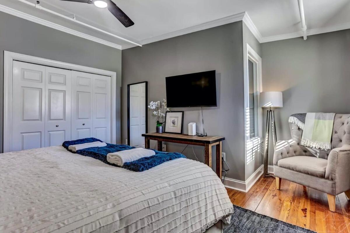West End Loft - Downtown 5 Min Walk To River St Apartment *