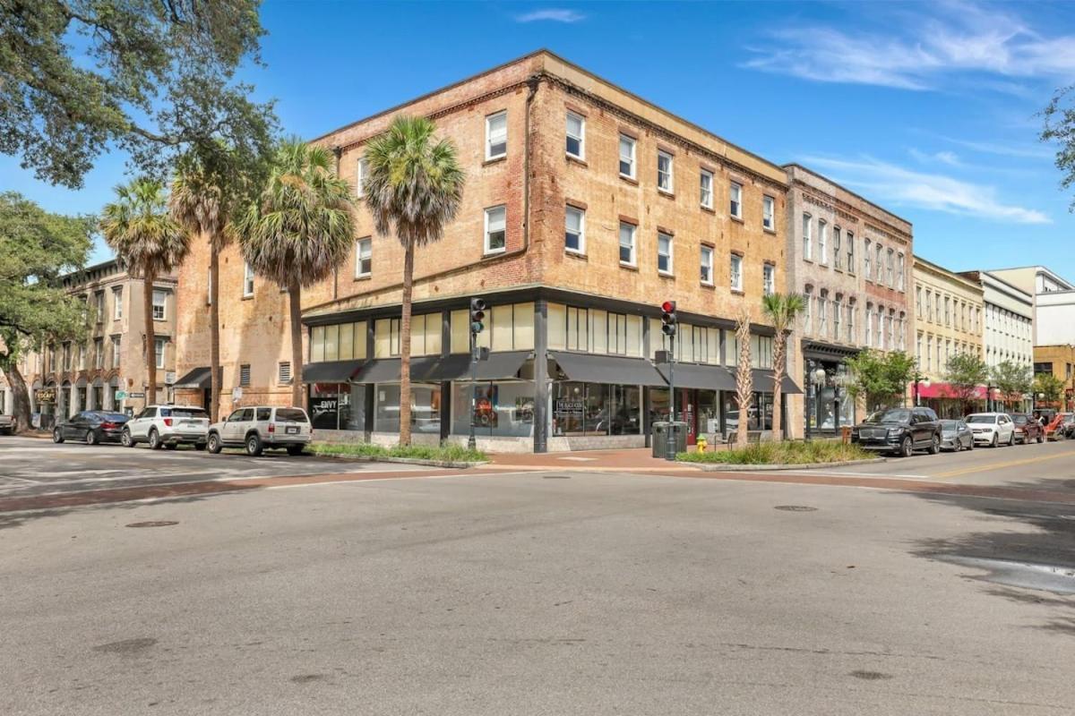 The Georgia Peach -near Plant Riverside & Downtown Apartment Savannah