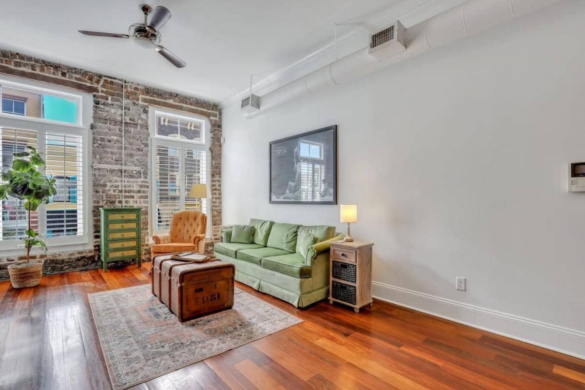 Knockout Loft- Near Plant Riverside *