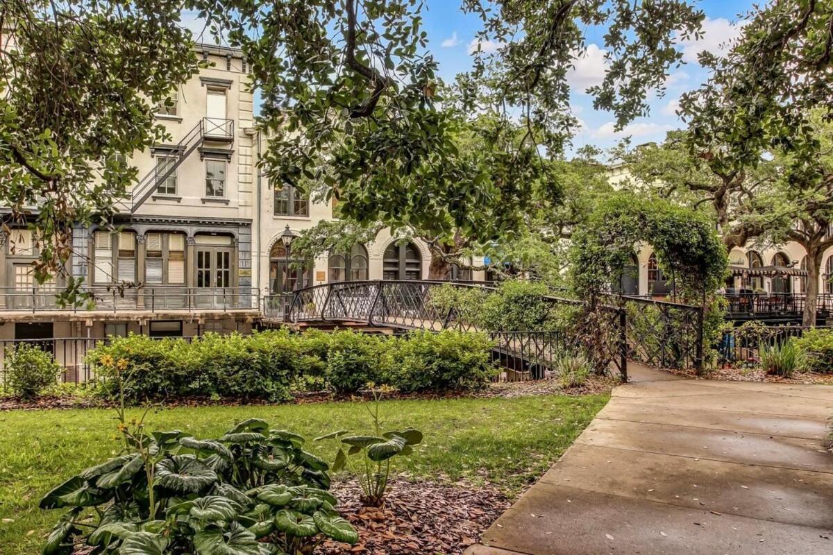 Apartment West End Loft - Downtown 5 Min Walk To River St *