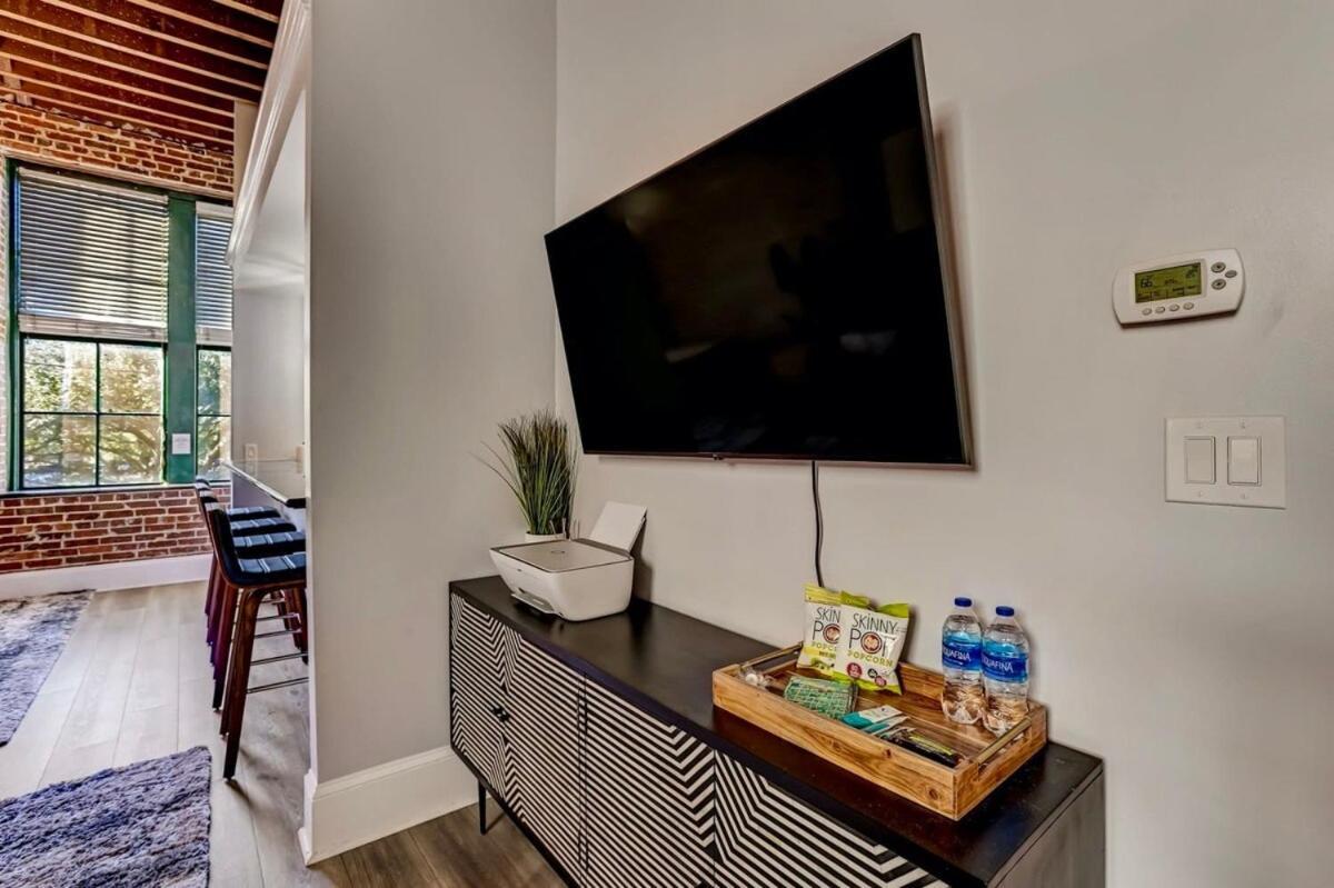 West End Loft - Downtown 5 Min Walk To River St Apartment