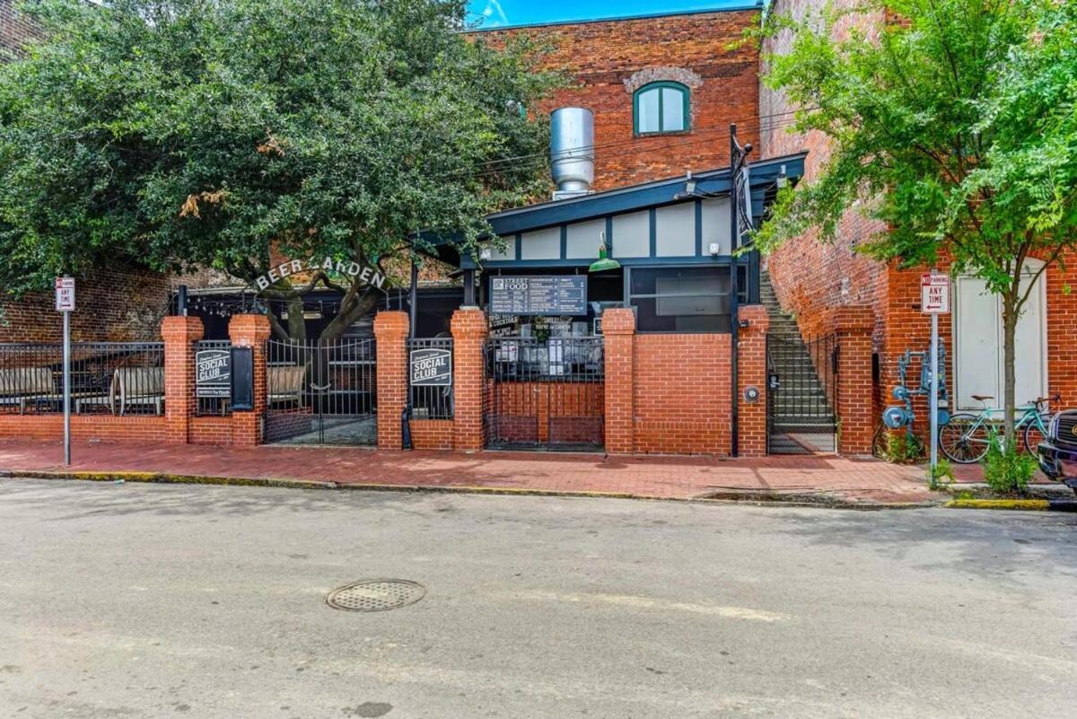 Apartment West End Loft - Downtown 5 Min Walk To River St