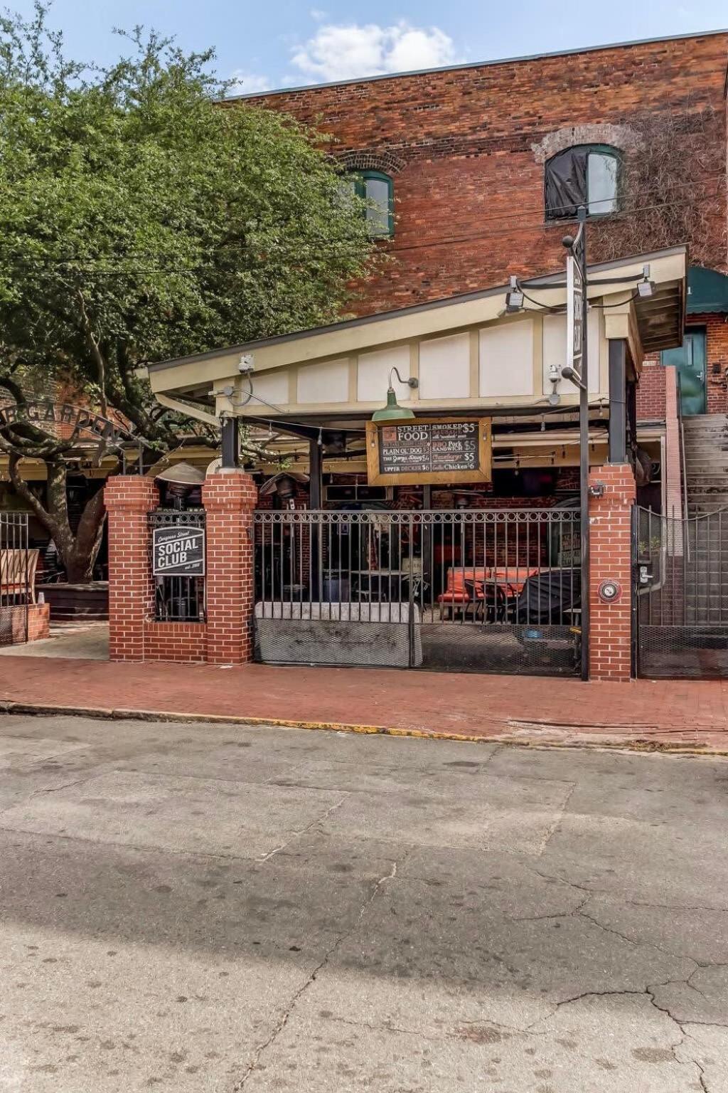 West End Loft - Downtown 5 Min Walk To River St