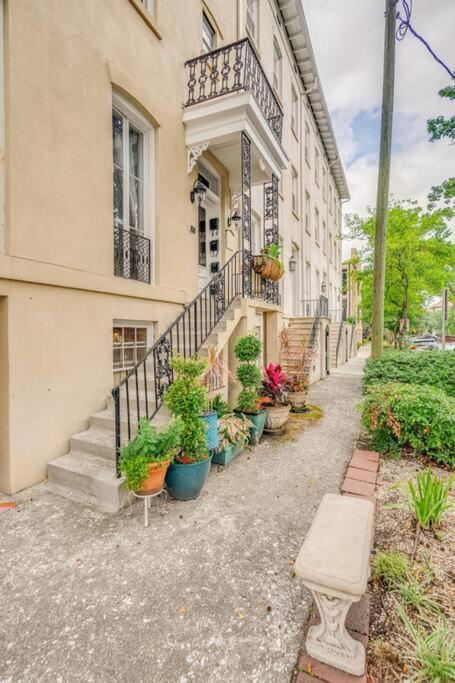 Charming Historic District Parlor Level * Savannah