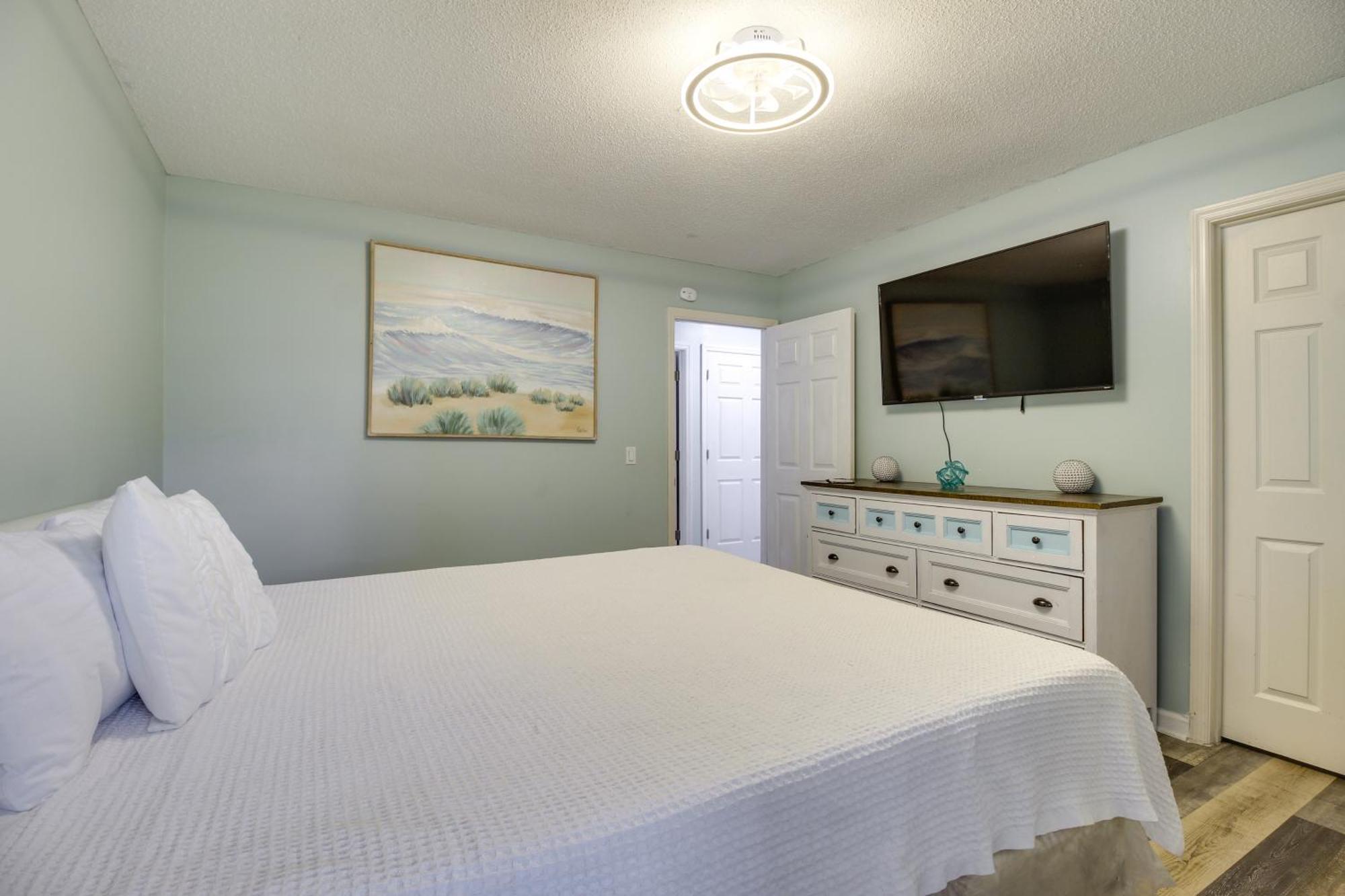 Inviting Vacation With Game Room! *
