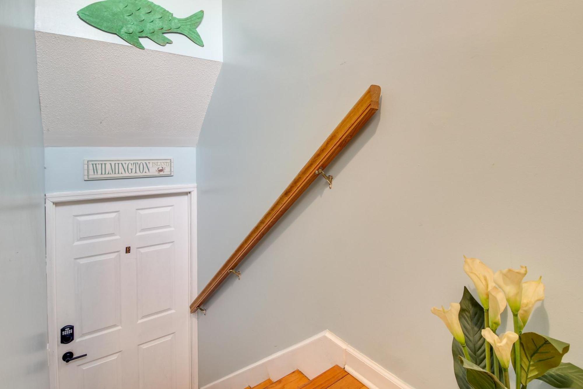 Apartment Inviting Vacation With Game Room! Savannah