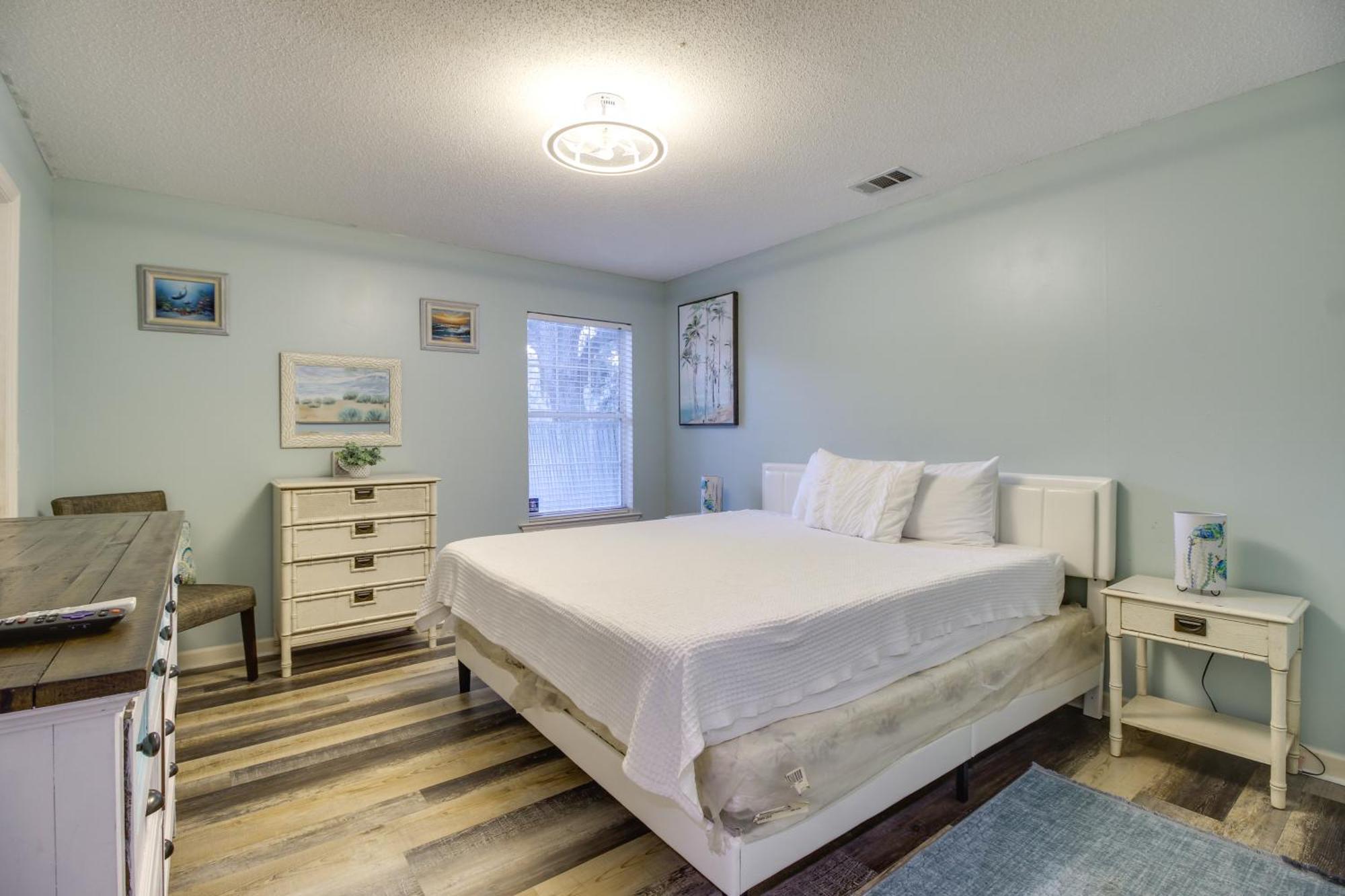 Inviting Vacation With Game Room! Savannah