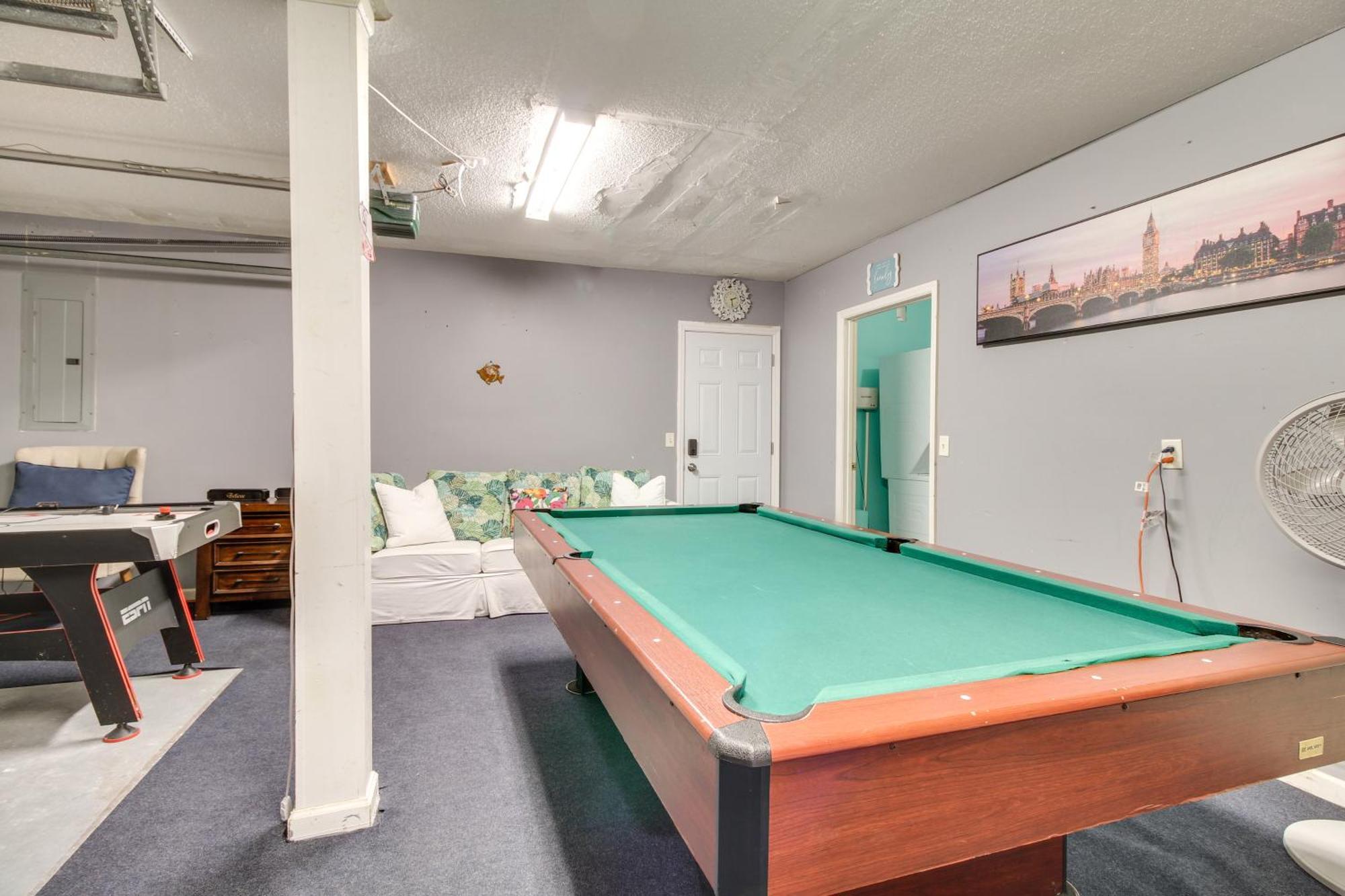 Inviting Vacation With Game Room! *