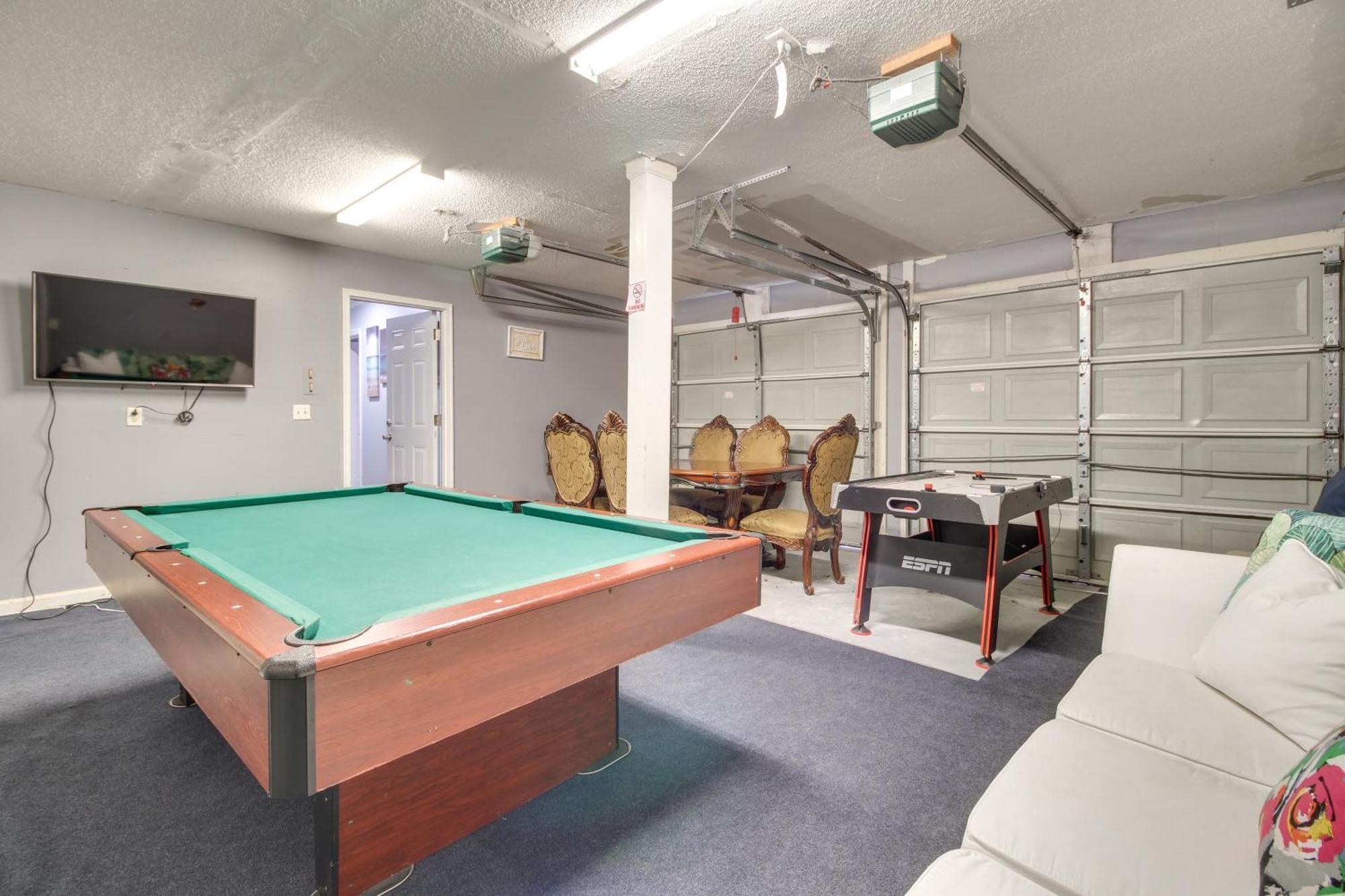Inviting Vacation With Game Room! Apartment *