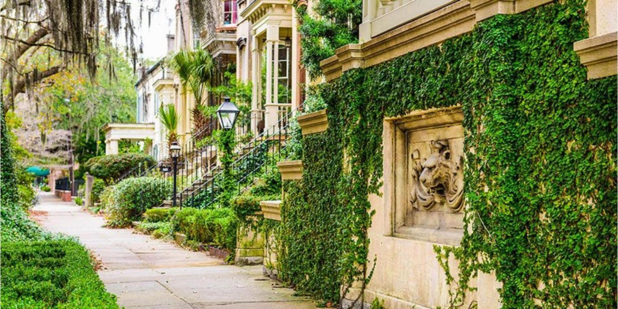 Holiday home ☆historic Living•2 Separate Spaces•downtown•walk To Forsyth Park•private Patio/porch☆ *