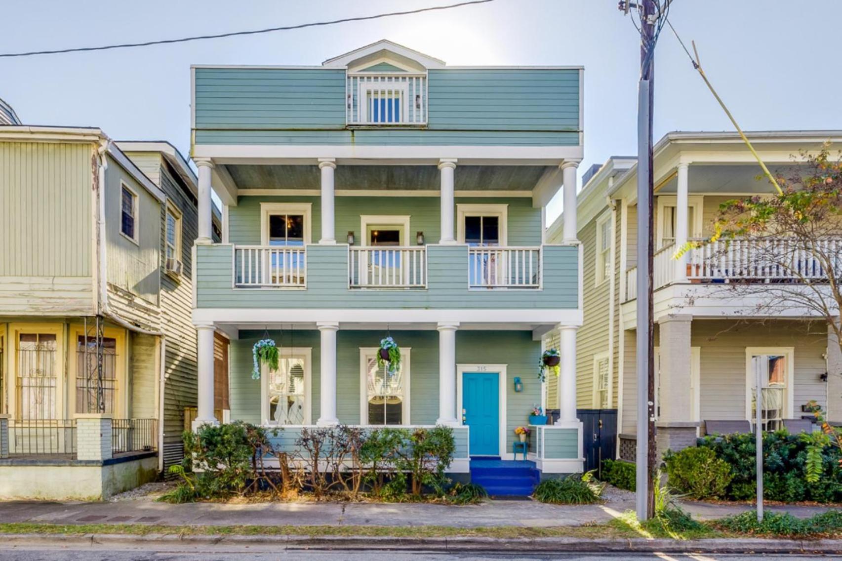 ☆historic Living•2 Separate Spaces•downtown•walk To Forsyth Park•private Patio/porch☆ *