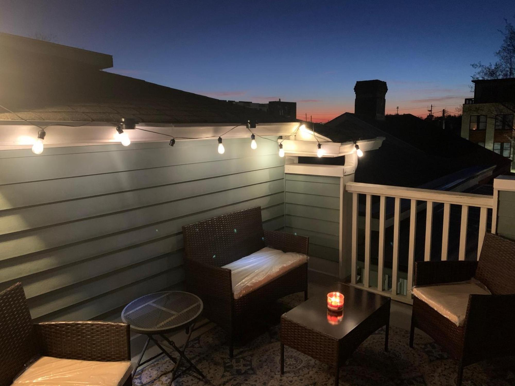 ☆historic Living•2 Separate Spaces•downtown•walk To Forsyth Park•private Patio/porch☆ Holiday home *