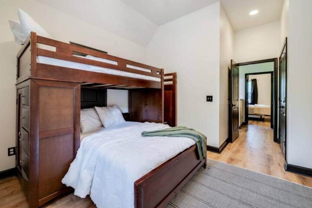 Tupelo Two Story - Near Savannah, I95, And Airport Holiday home Savannah