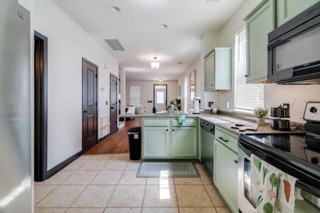 Tupelo Two Story - Near Savannah, I95, And Airport Holiday home