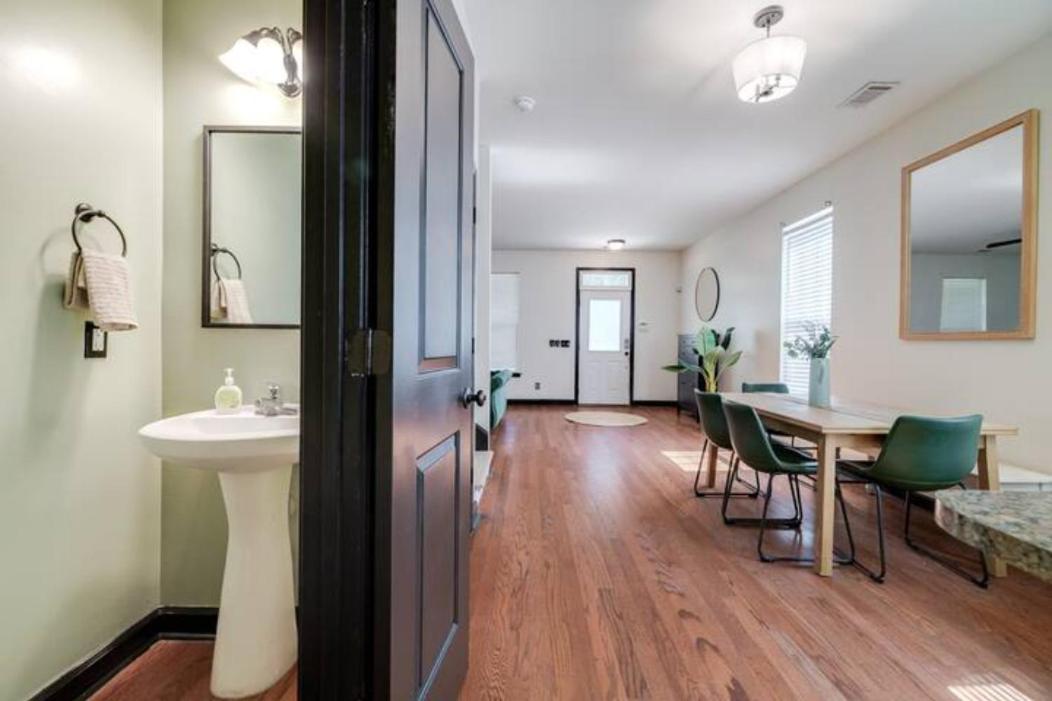 Tupelo Honey - 6 Bedroom Sleeps 16+ *