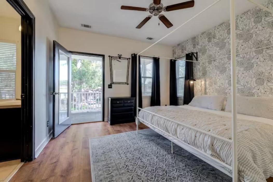 Holiday home Tupelo Honey - 6 Bedroom Sleeps 16+ *