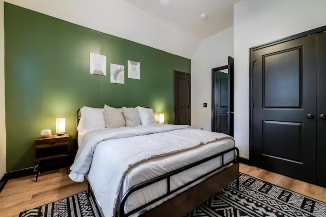 Tupelo Honey - 6 Bedroom Sleeps 16+