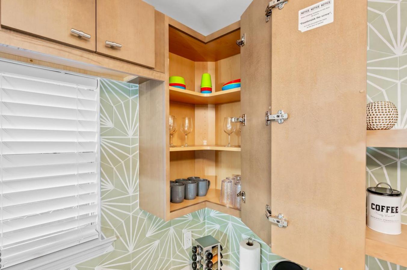 Holiday home Private Patio - 5 Mins To Forsyth & Dt - Sleeps 10 *