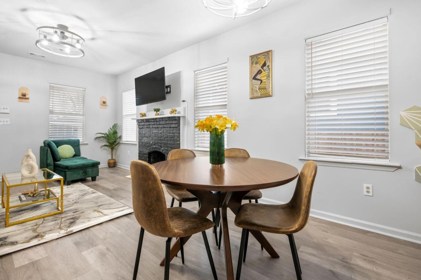 Private Patio - 5 Mins To Forsyth & Dt - Sleeps 10 * Savannah