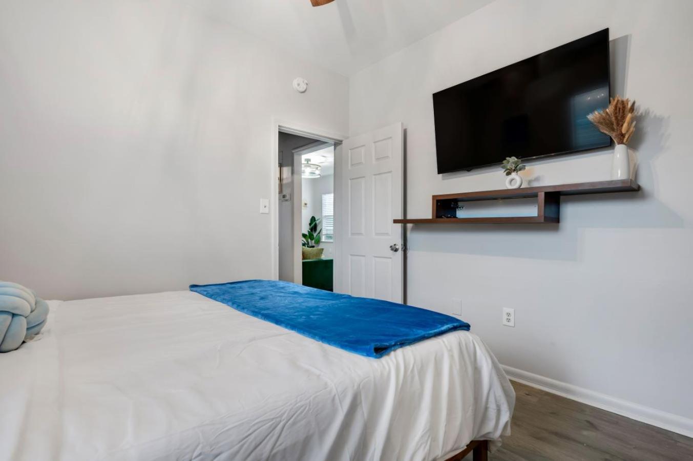 Private Patio - 5 Mins To Forsyth & Dt - Sleeps 10 Savannah