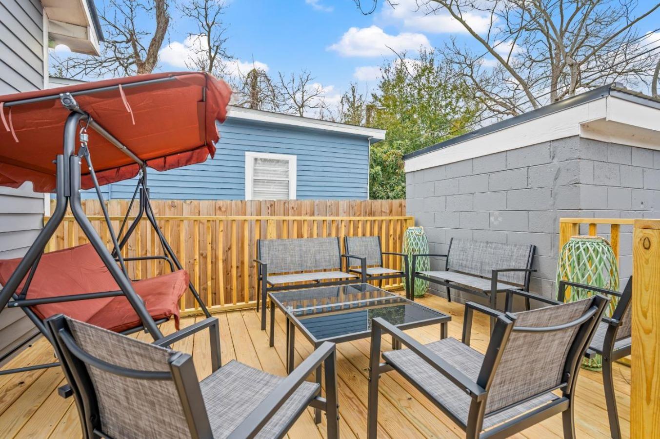 Holiday home Private Patio - 5 Mins To Forsyth & Dt - Sleeps 10 *